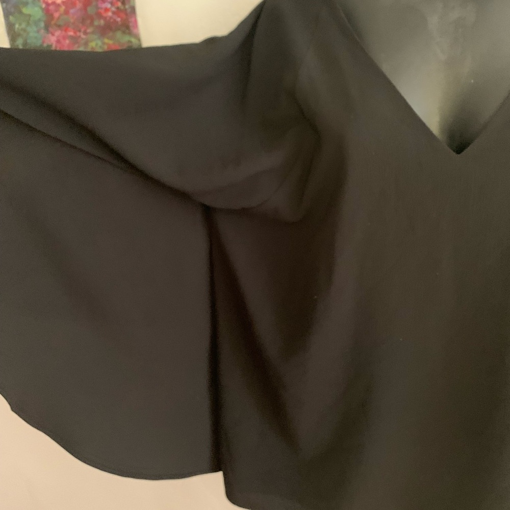New Gallery Bat wing black top size 8